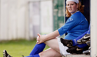 Женский футбол выбрал мужской путь Женский футбол выбрал мужской путь