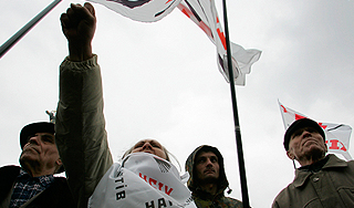 Тысячи украинцев митингуют на Майдане Тысячи украинцев митингуют на Майдане