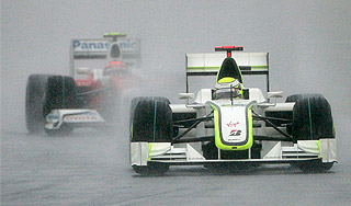 Тропический ливень решил исход гонки Тропический ливень решил исход гонки