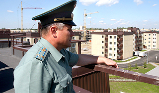 Военных обеспечат жильем и деньгами Военных обеспечат жильем и деньгами