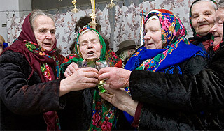 Пенсии россиянам увеличат на треть Пенсии россиянам увеличат на треть