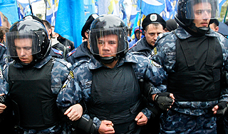 Киев помог Саакашвили дубинками Киев помог Саакашвили дубинками