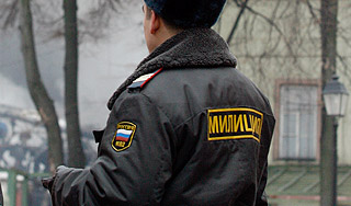 Мужчина стрелял в прохожих с балкона Мужчина стрелял в прохожих с балкона