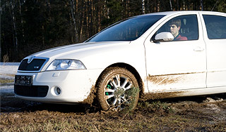Шесть способов вытащить машины из грязи Шесть способов вытащить машины из грязи