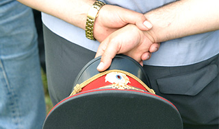 Охрана Кремля поймала пьяных милиционеров Охрана Кремля поймала пьяных милиционеров