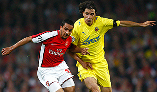 "Арсенал" в полуфинале сразится с "МЮ" "Арсенал" в полуфинале сразится с "МЮ"