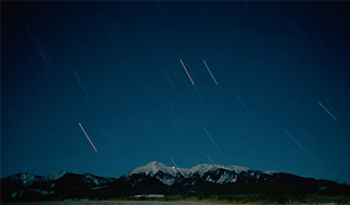 На Россию обрушился метеорный дождь На Россию обрушился метеорный дождь