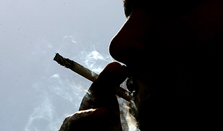 Курильщиков выселят из квартир Курильщиков выселят из квартир