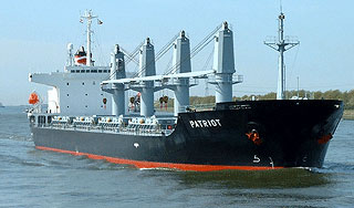 Сомалийские пираты держат в плену украинца Сомалийские пираты держат в плену украинца