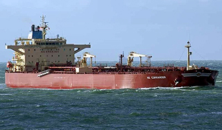 Россияне отбились от пиратов шлангами Россияне отбились от пиратов шлангами