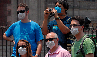 Mаски от гриппа стали модным аксессуаром Mаски от гриппа стали модным аксессуаром