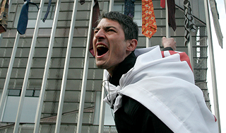 В Тбилиси спецназ обстрелял оппозицию В Тбилиси спецназ обстрелял оппозицию