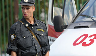 В Москве милиционер сбил людей на тротуаре В Москве милиционер сбил людей на тротуаре