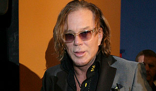 Микки Рурк соблазнил русскую супермодель Микки Рурк соблазнил русскую супермодель