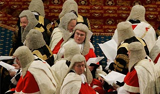 Вокруг лордов Британии разгорелся скандал Вокруг лордов Британии разгорелся скандал