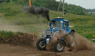 В России создан гоночный трактор В России создан гоночный трактор