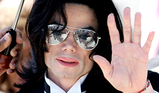 Майкл Джексон перенес срочную операцию Майкл Джексон перенес срочную операцию