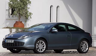 Renault представил новое купе Laguna Renault представил новое купе Laguna