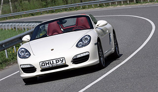 Новый Porsche Boxster открыл летний сезон Новый Porsche Boxster открыл летний сезон