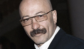 Розенбаум стал жертвой официанта Розенбаум стал жертвой официанта