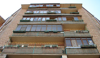 Дома россиян оборудуют громкоговорителями Дома россиян оборудуют громкоговорителями