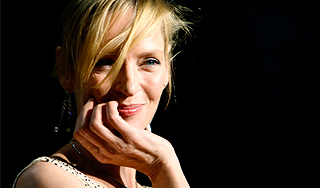 Пирс Броснан спас жизнь Уме Турман Пирс Броснан спас жизнь Уме Турман