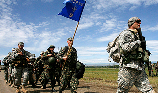 НАТО предлагает России совместную войну НАТО предлагает России совместную войну