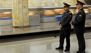 В московском метро открыли стрельбу В московском метро открыли стрельбу