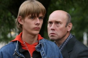 Паренек из Трубчевска может стать звездой «Кинотавра» Кадр из фильма «Сынок» Ларисы Садиловой