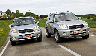 Toyota RAV4 сравнили с китайской копией Toyota RAV4 сравнили с китайской копией