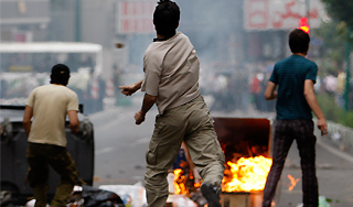 В Иране начались массовые беспорядки В Иране начались массовые беспорядки