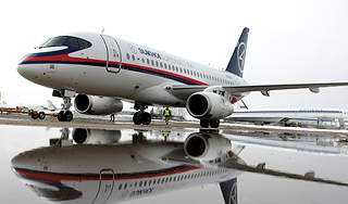 Россия привезла в Ле-Бурже новый лайнер Россия привезла в Ле-Бурже новый лайнер