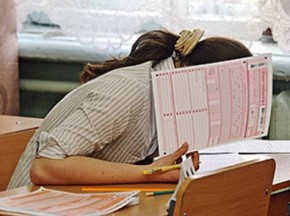 Почти сто выпускников получат справку вместо аттестата