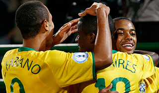 Сборная Бразилии избила чемпионов мира Сборная Бразилии избила чемпионов мира