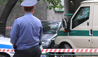 В Москве инкассаторы отбили нападение В Москве инкассаторы отбили нападение