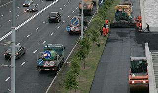 Столичные дороги покроют "тихим" асфальтом Столичные дороги покроют "тихим" асфальтом