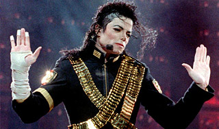 Джексон перед смертью звонил Джеки Чану Джексон перед смертью звонил Джеки Чану