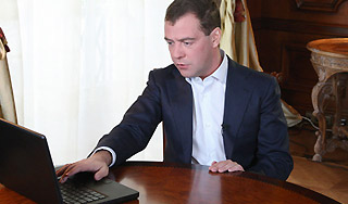 Медведев ответил на вопросы "Селигера" Медведев ответил на вопросы "Селигера"