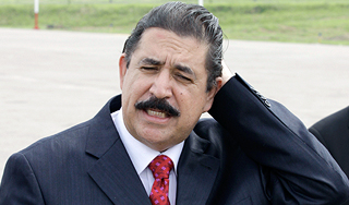 Президента Гондураса не пустили домой Президента Гондураса не пустили домой