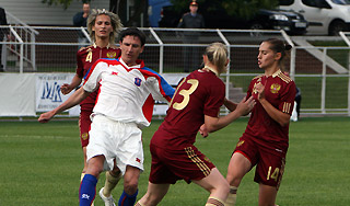 Женская сборная сыграла вничью с артистами Женская сборная сыграла вничью с артистами