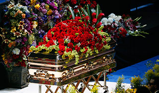 Куда делось тело Майкла Джексона Куда делось тело Майкла Джексона