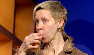 Собчак обвинила Лазареву в пьянстве Собчак обвинила Лазареву в пьянстве