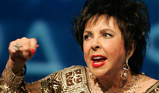 Джексон довел Элизабет Тейлор до больницы Джексон довел Элизабет Тейлор до больницы