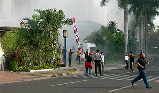 У фешенебельных отелей прогремели взрывы У фешенебельных отелей прогремели взрывы