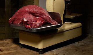 Москвичей кормили протухшим мясом Москвичей кормили протухшим мясом