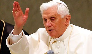 С Папой Римским произошел несчастный случай С Папой Римским произошел несчастный случай