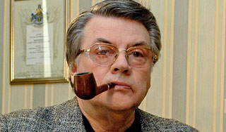 Ширвиндт отмечает юбилей под кустом Ширвиндт отмечает юбилей под кустом