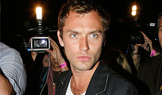 Актер Джуд Лоу набросился на женщину Актер Джуд Лоу набросился на женщину