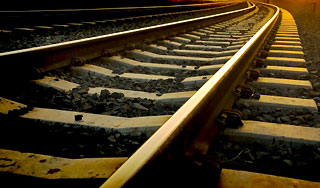 Сошедший с рельсов поезд убил людей Сошедший с рельсов поезд убил людей