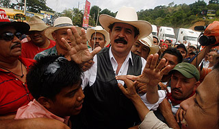 Селайя на джипе вернулся в Никарагуа Селайя на джипе вернулся в Никарагуа